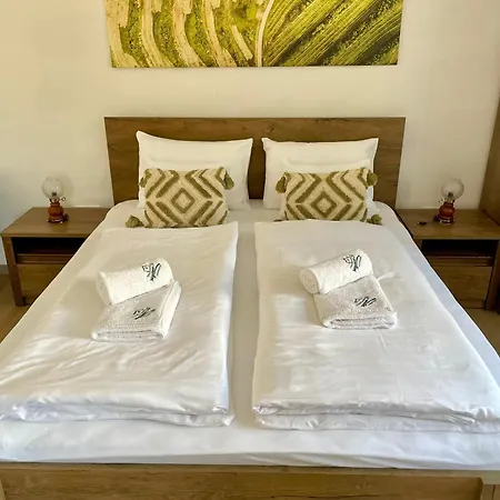 Apartman Majdnem 50 Vendeghaz -