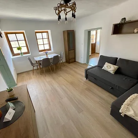 Majdnem 50 Vendeghaz - Apartman *